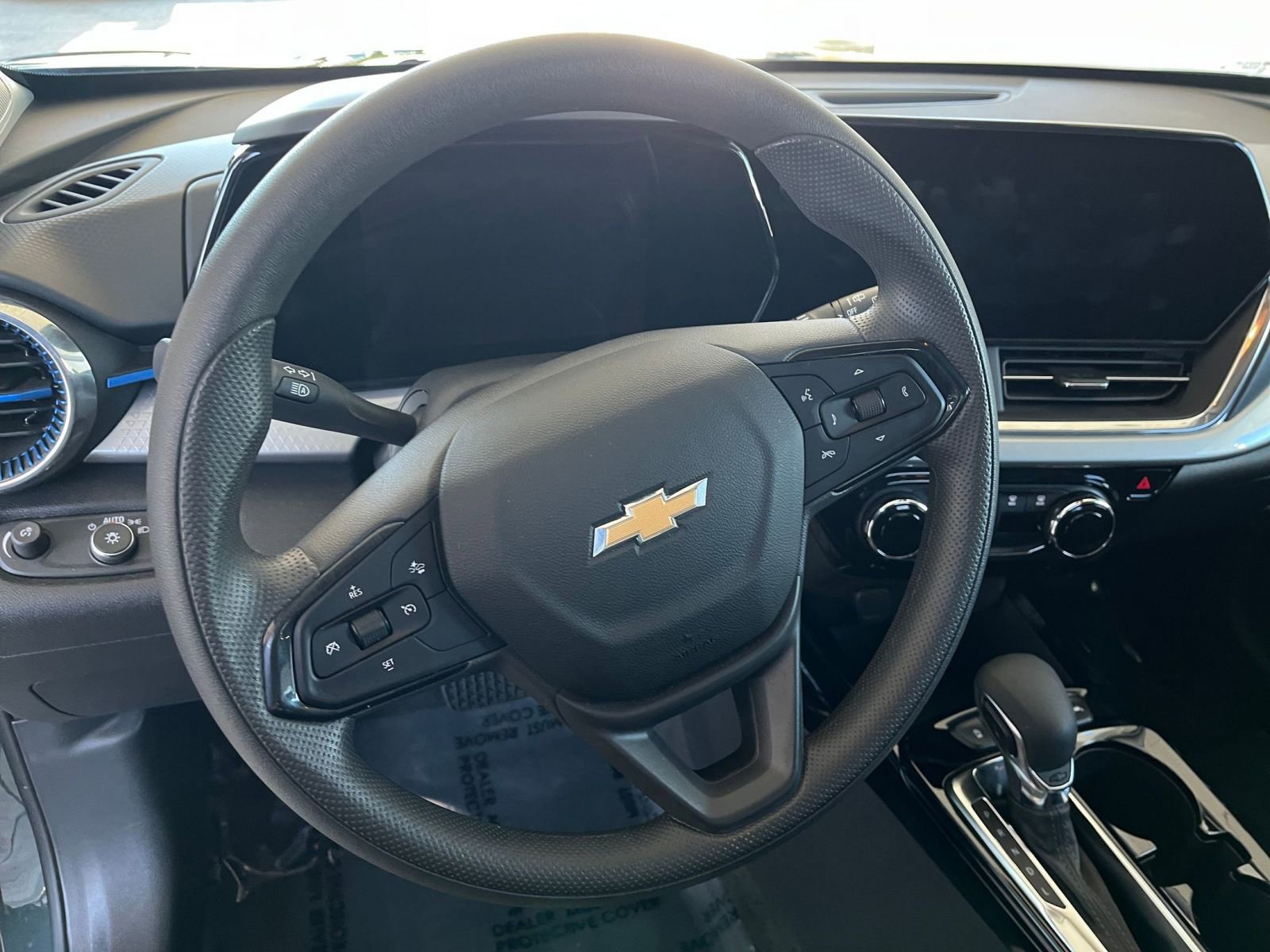 Thumbnail: 2025 Chevrolet Trax - 28