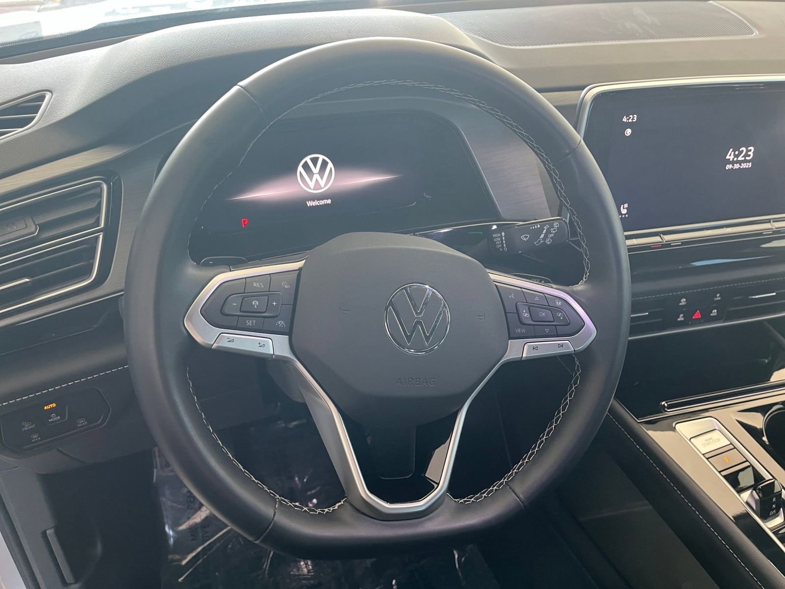 Thumbnail: 2025 Volkswagen Atlas - 28