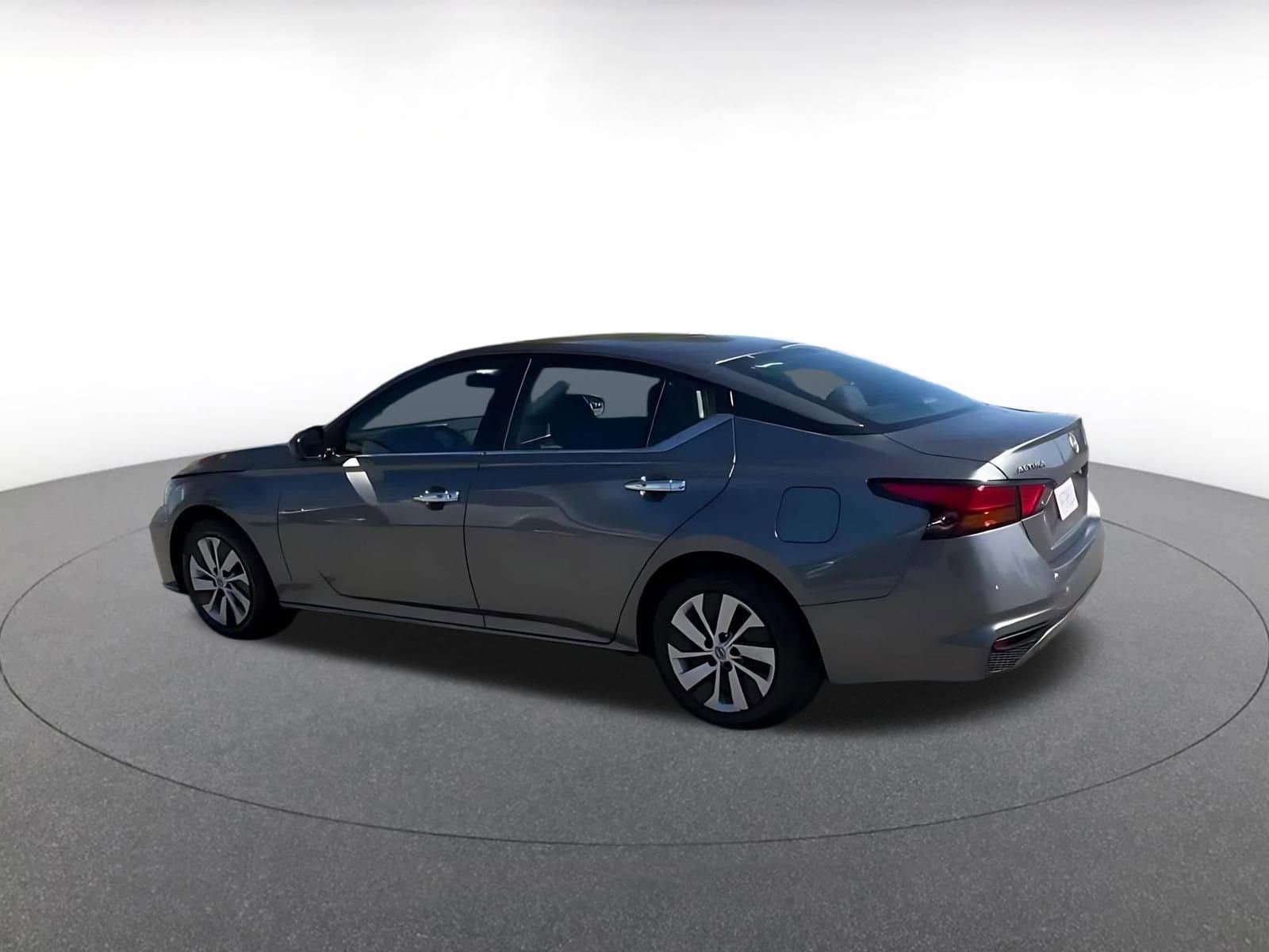 Thumbnail: 2023 Nissan Altima - 11