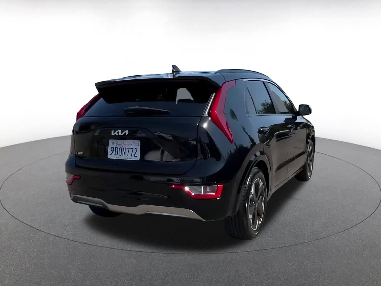 Thumbnail: 2023 Kia Niro - 11