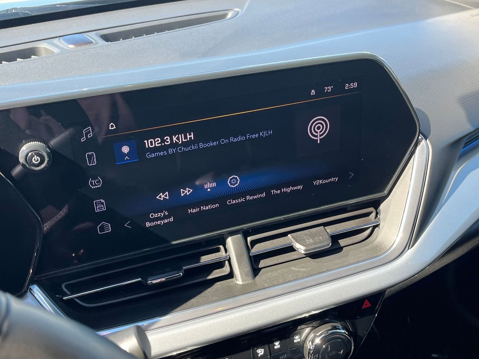 Thumbnail: 2025 Chevrolet Trax - 20