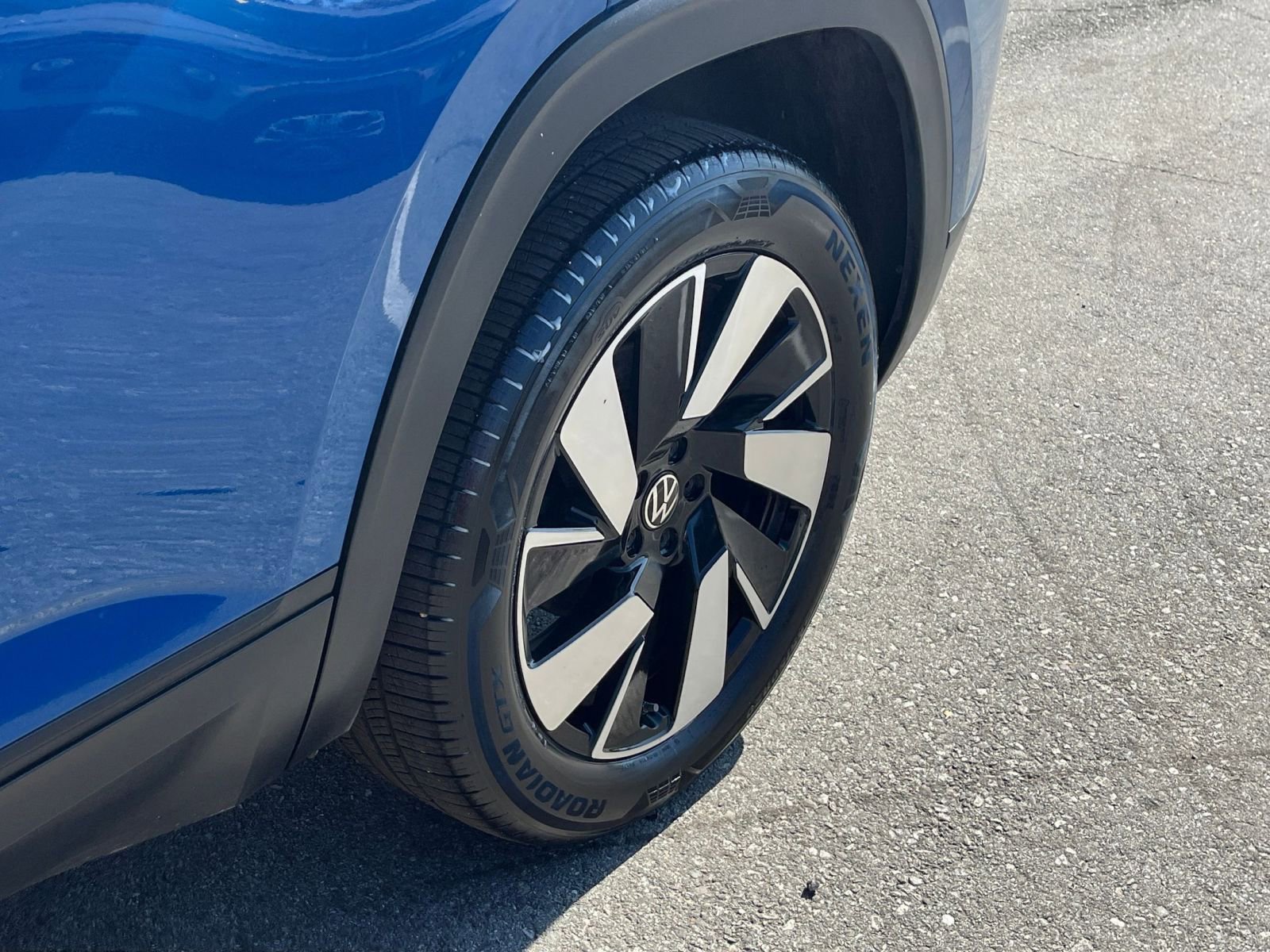 Thumbnail: 2025 Volkswagen Atlas - 30