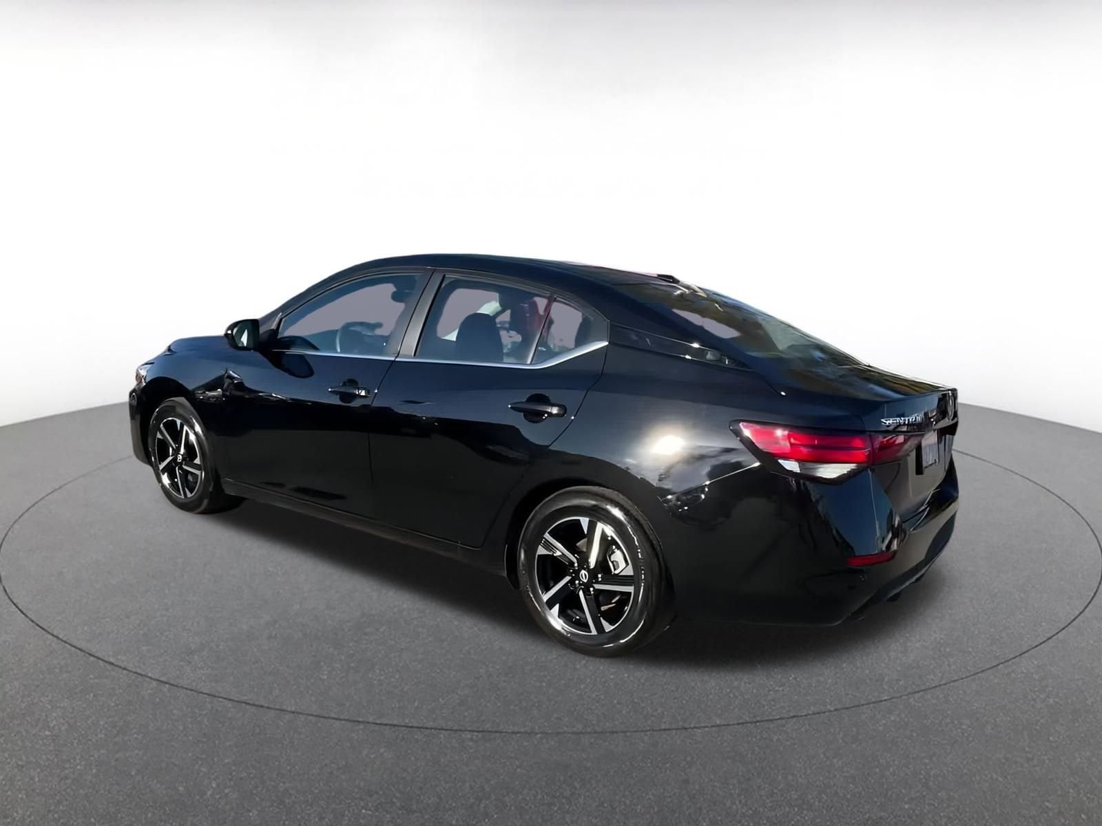 Thumbnail: 2025 Nissan Sentra - 10