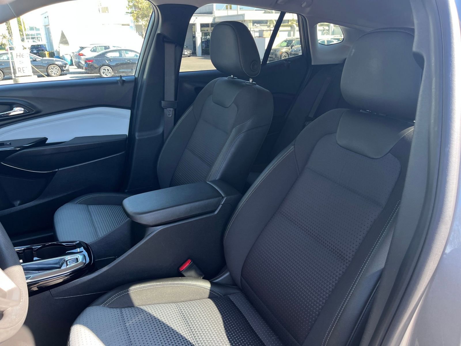 Thumbnail: 2025 Chevrolet Trax - 28