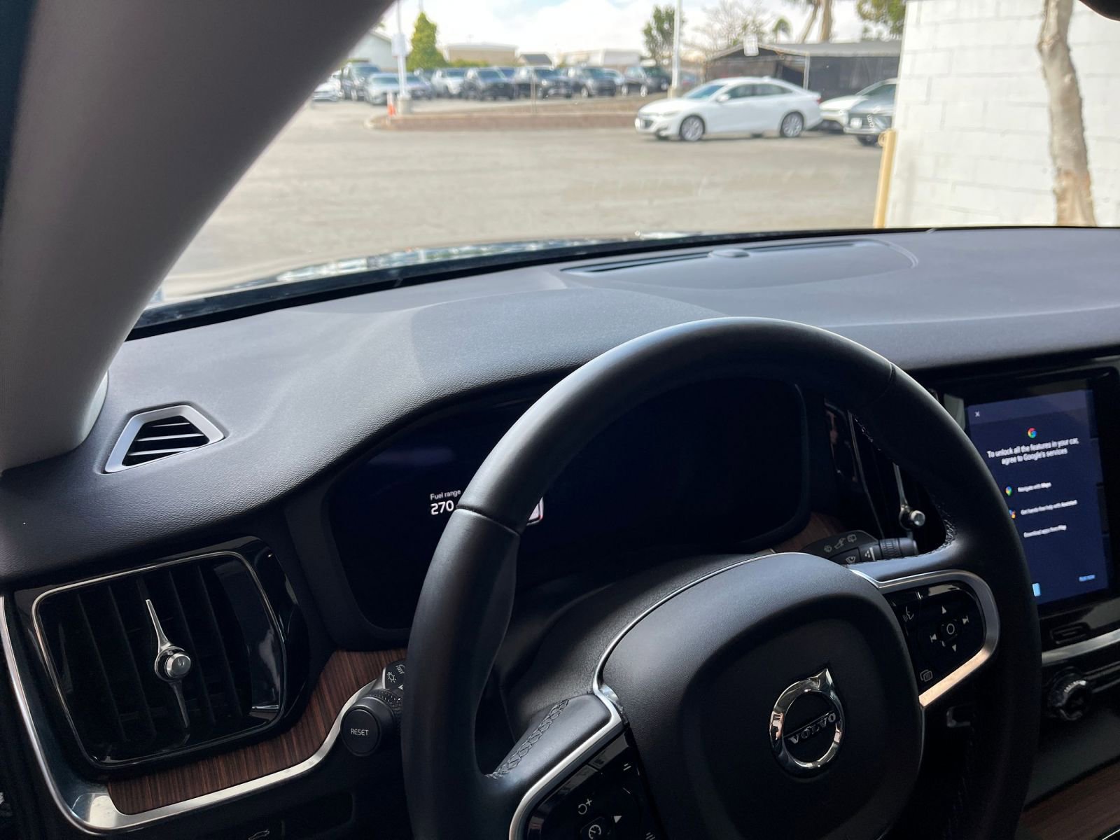 Thumbnail: 2025 Volvo S60 - 34