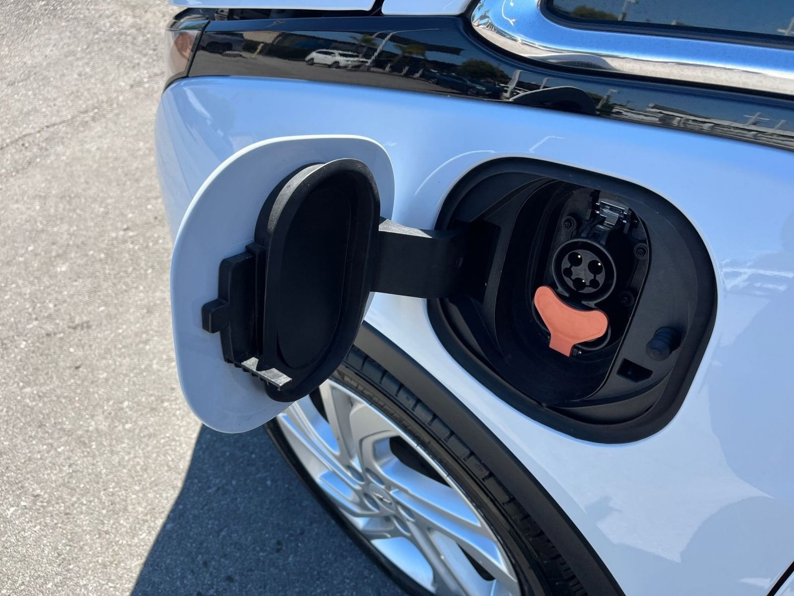 Thumbnail: 2023 Chevrolet Bolt EV - 19