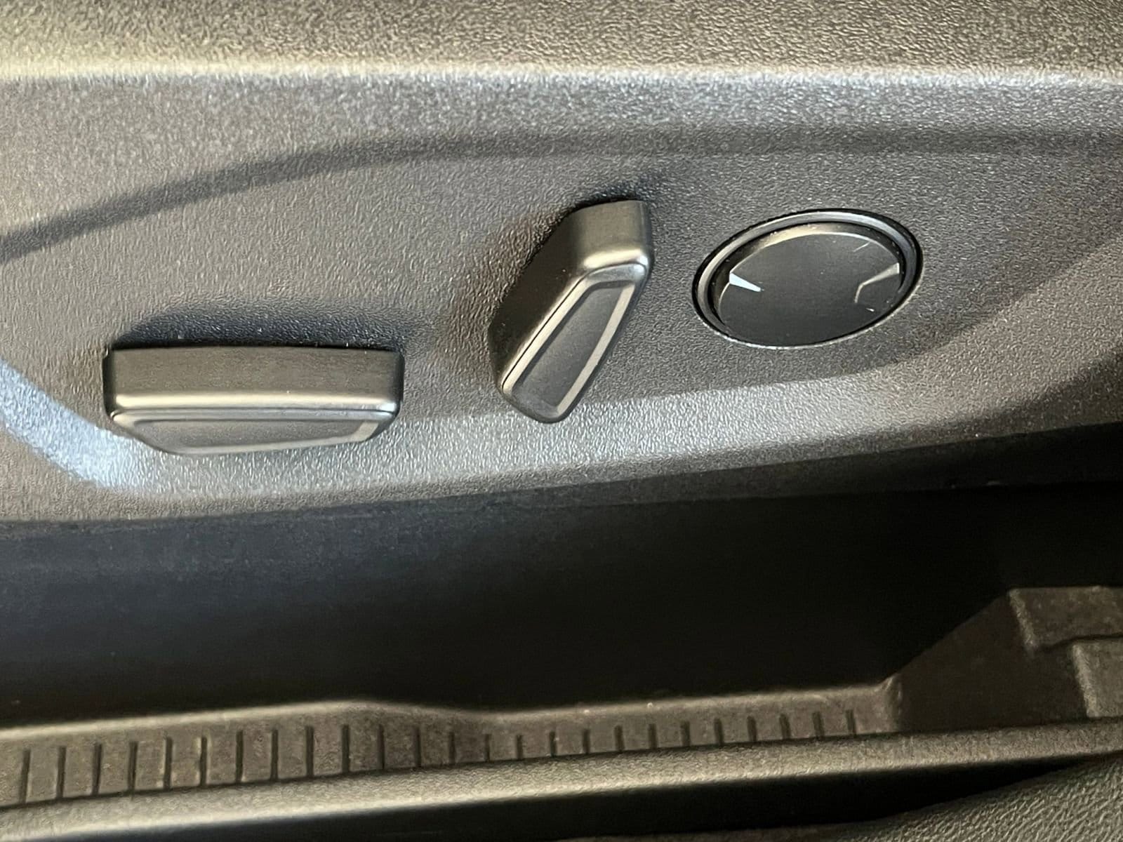 Thumbnail: 2023 Ford Edge - 19