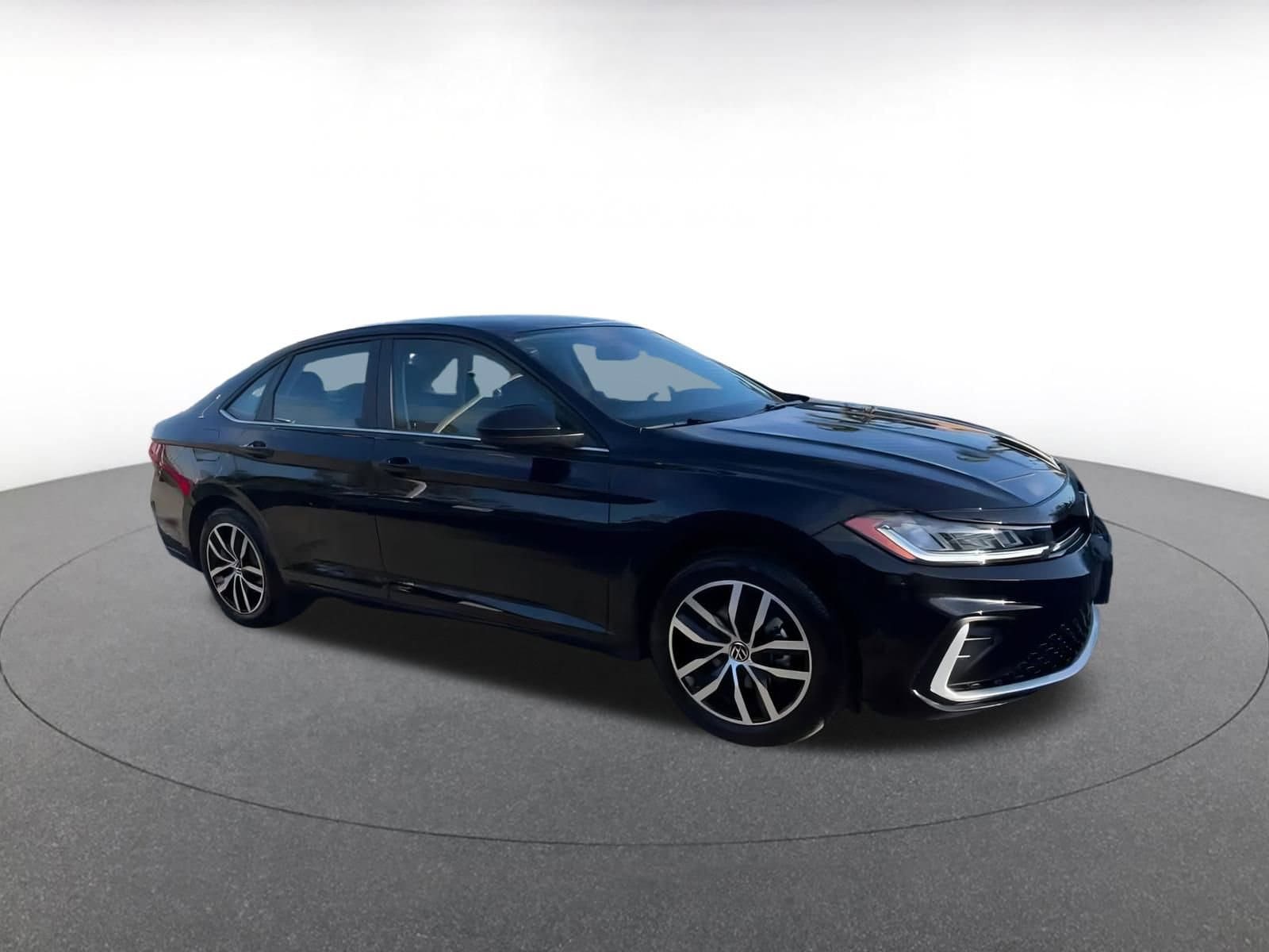 Thumbnail: 2025 Volkswagen Jetta - 2