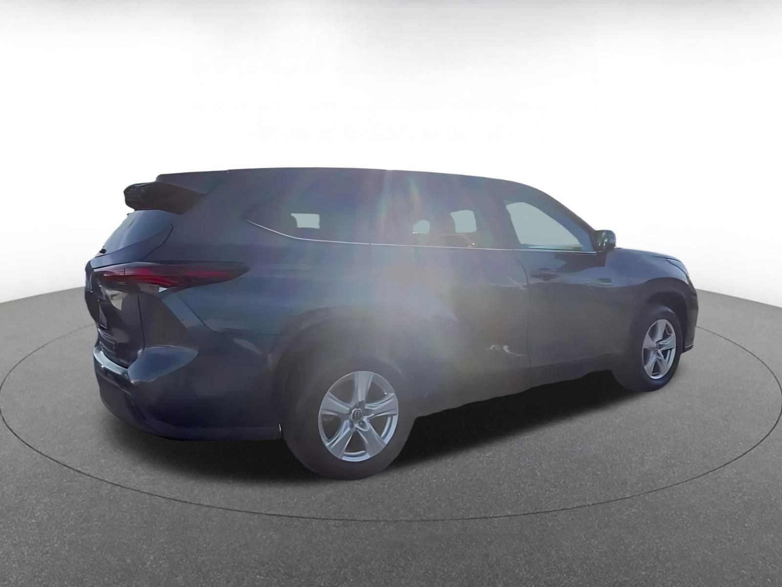 Thumbnail: 2025 Toyota Highlander - 3