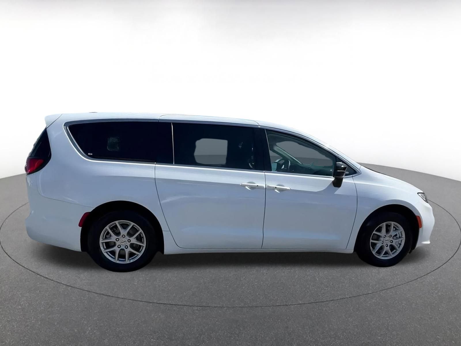 2024 Chrysler Pacifica Touring L 12