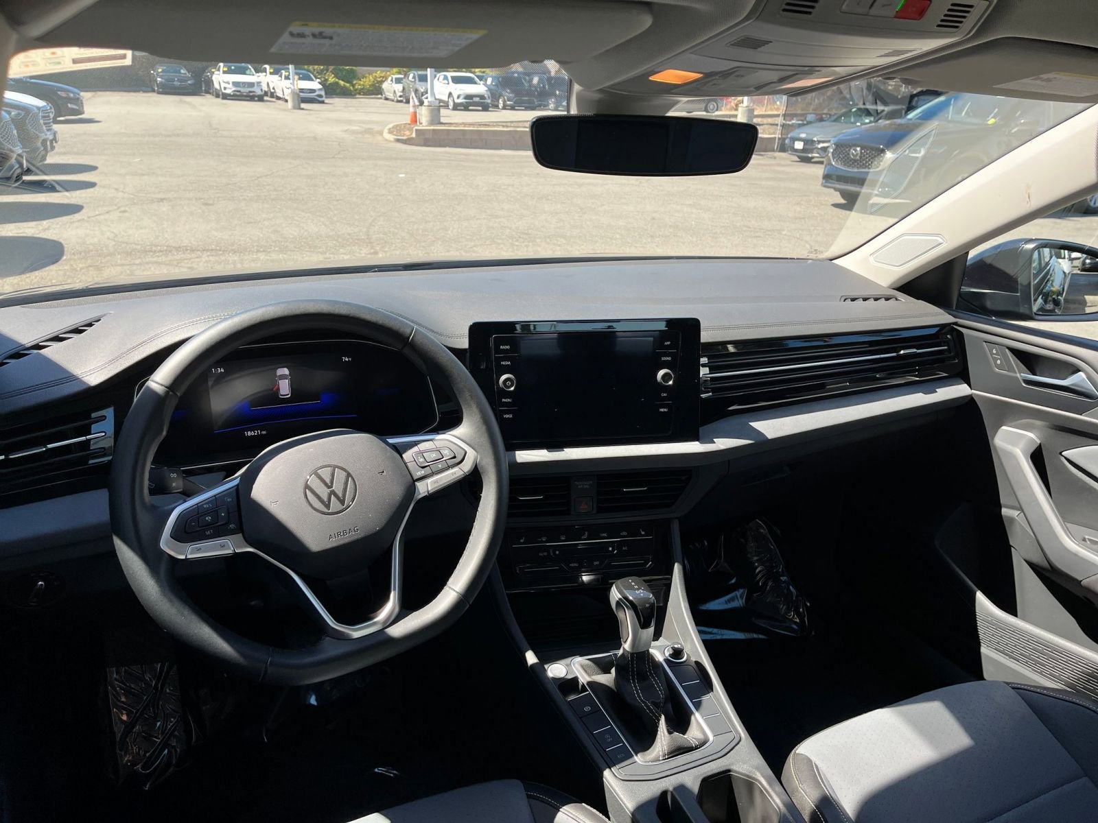 Thumbnail: 2025 Volkswagen Jetta - 33