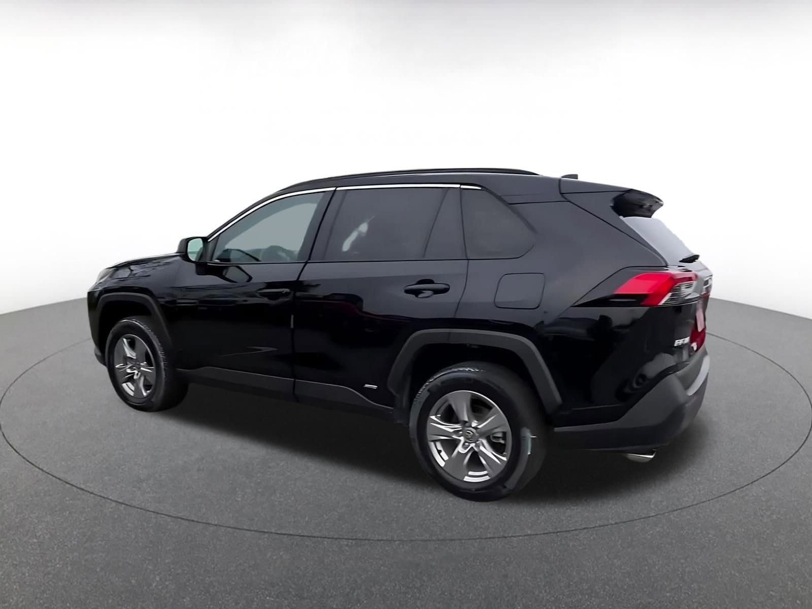 Thumbnail: 2025 Toyota RAV4 - 10