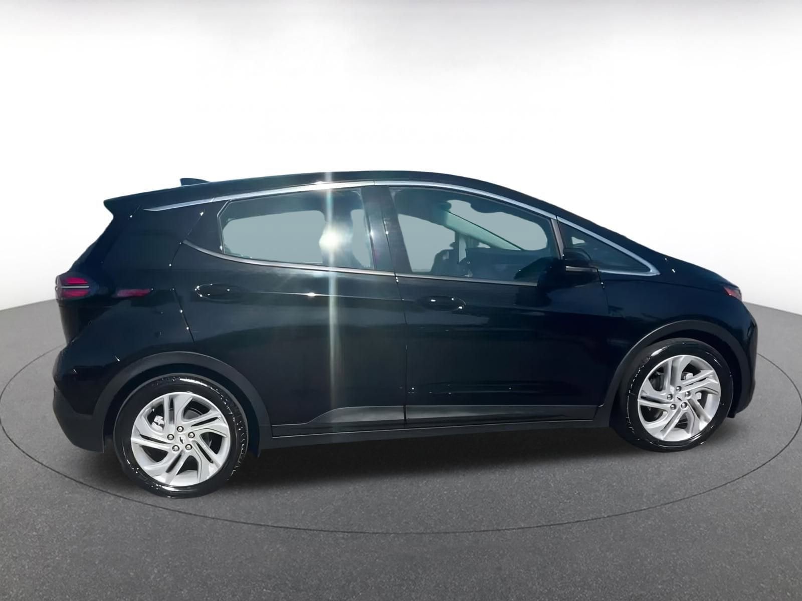 Thumbnail: 2023 Chevrolet Bolt EV - 11