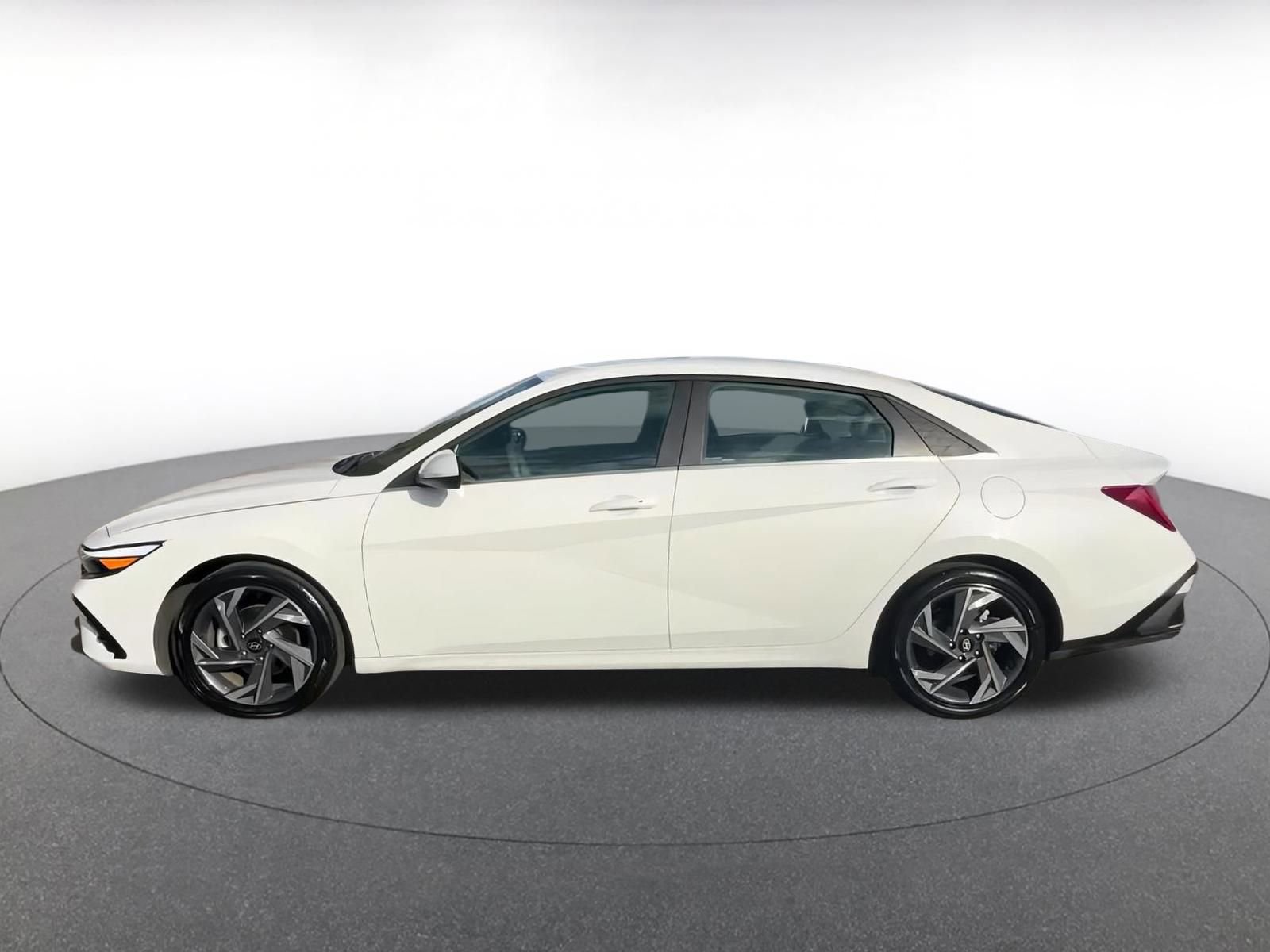 Thumbnail: 2025 Hyundai Elantra - 9