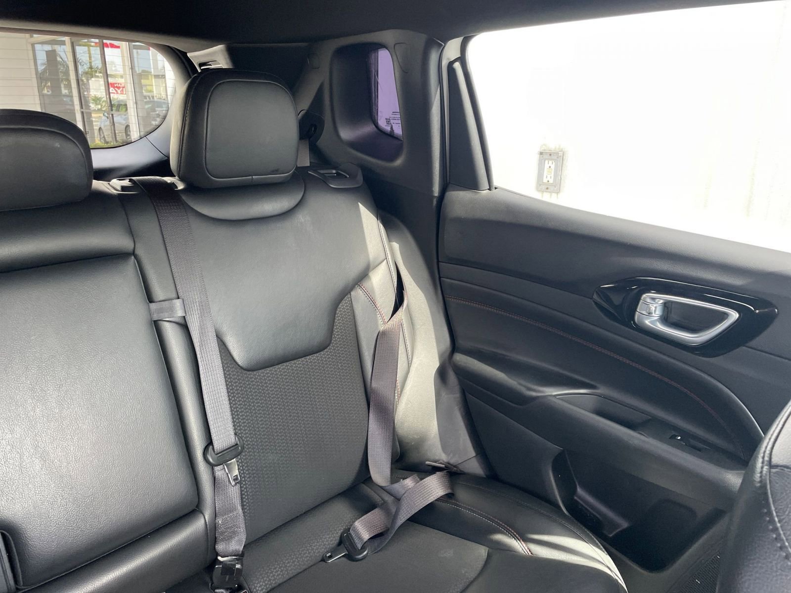 Thumbnail: 2023 Jeep Compass - 32