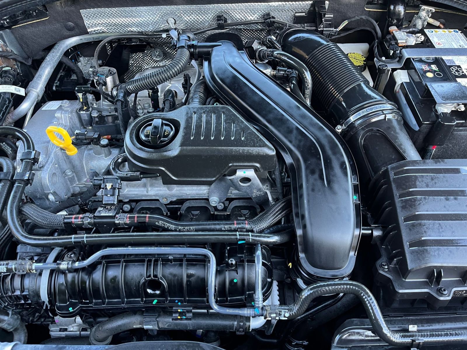 Thumbnail: 2025 Volkswagen Jetta - 32