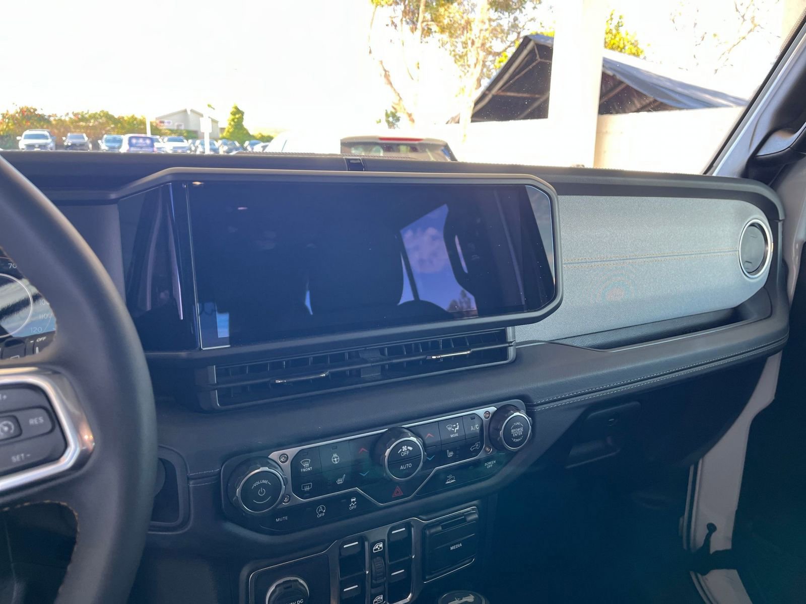 Thumbnail: 2025 Jeep Wrangler - 18