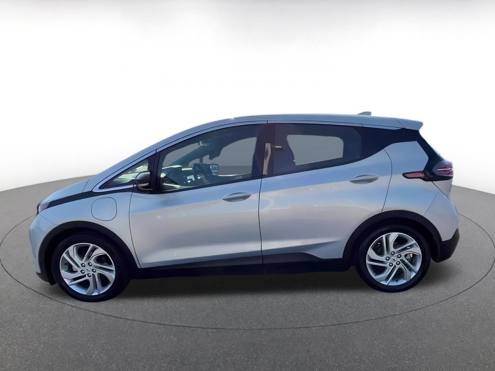 Thumbnail: 2023 Chevrolet Bolt EV - 9