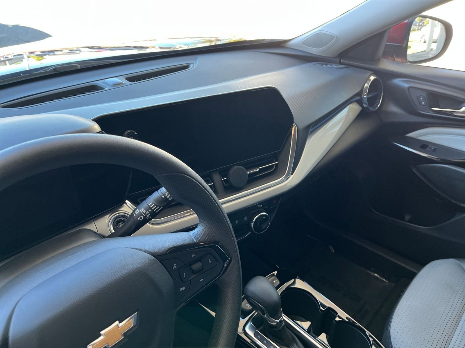 Thumbnail: 2025 Chevrolet Trax - 18