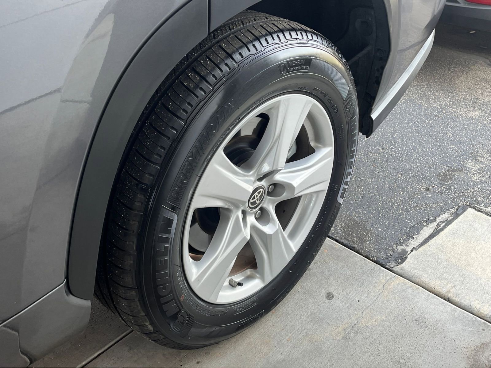 Thumbnail: 2025 Toyota Highlander - 32