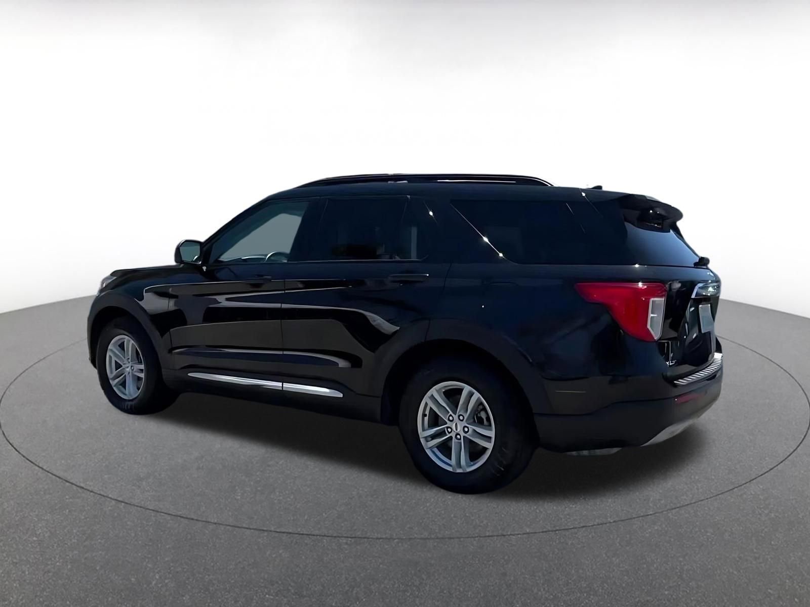 Thumbnail: 2023 Ford Explorer - 10