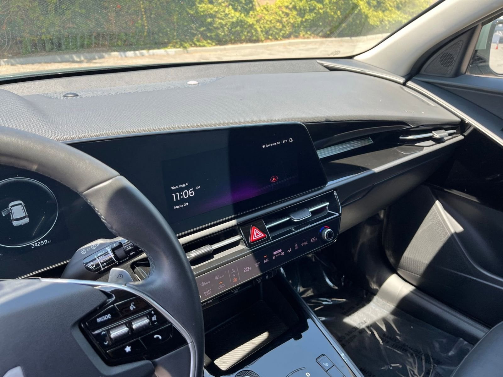 Thumbnail: 2023 Kia Niro - 17
