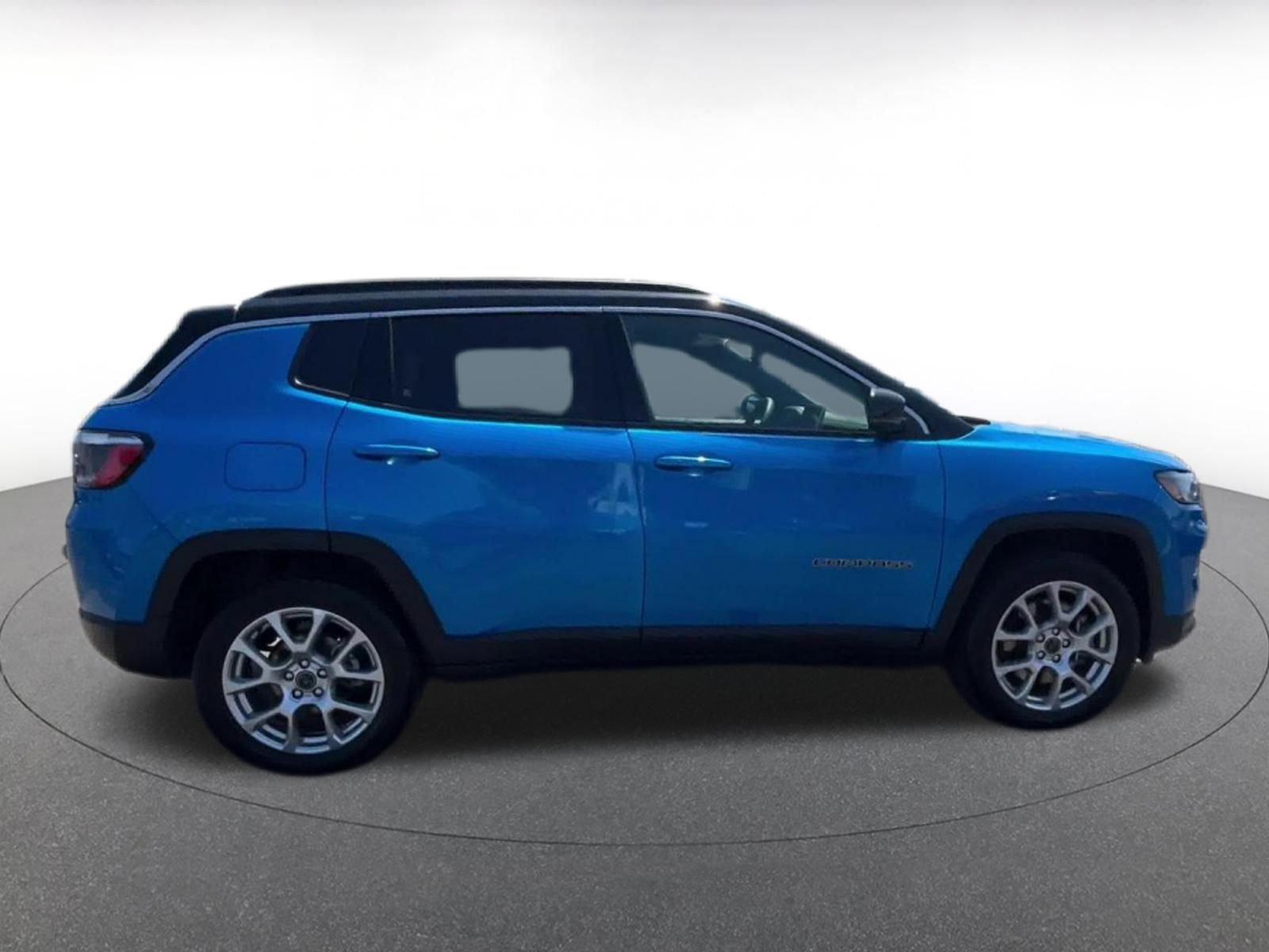 Thumbnail: 2025 Jeep Compass - 16