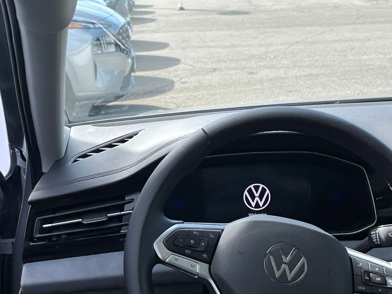 Thumbnail: 2025 Volkswagen Jetta - 34