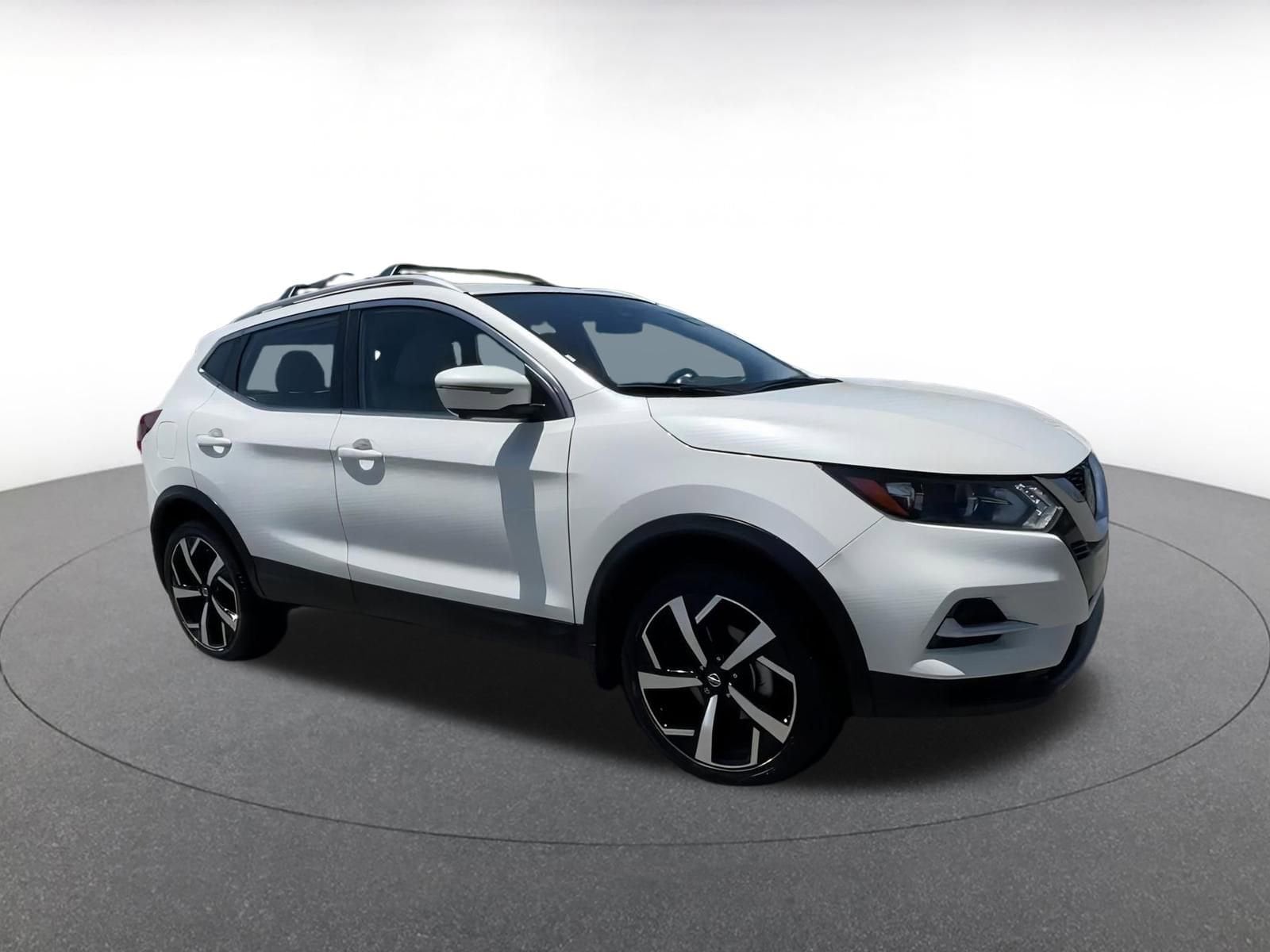 Thumbnail: 2022 Nissan Rogue Sport - 2