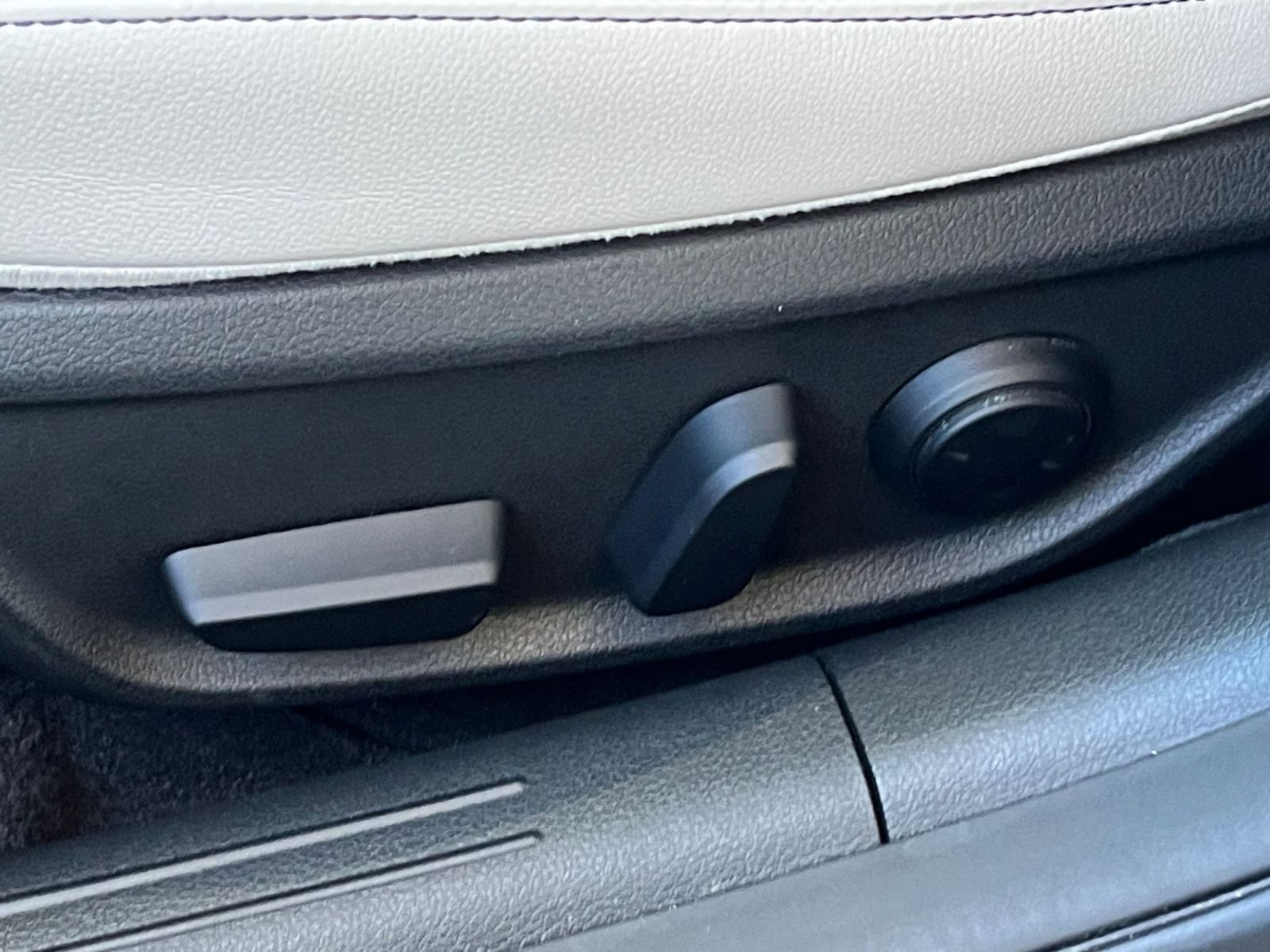 Thumbnail: 2025 Genesis G70 - 23