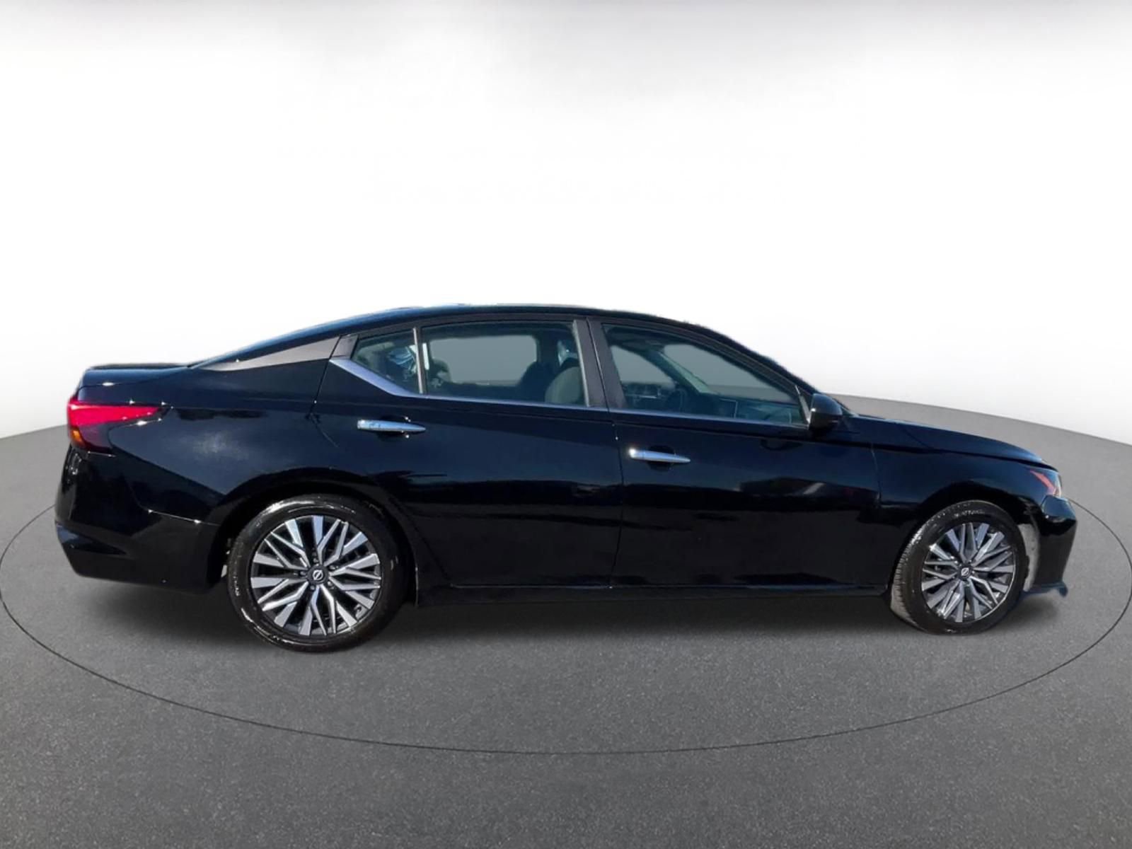 Thumbnail: 2025 Nissan Altima - 15