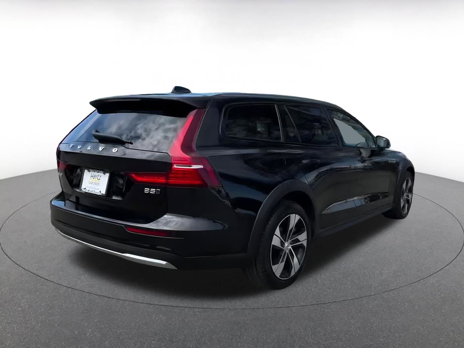 Thumbnail: 2025 Volvo S60 - 15