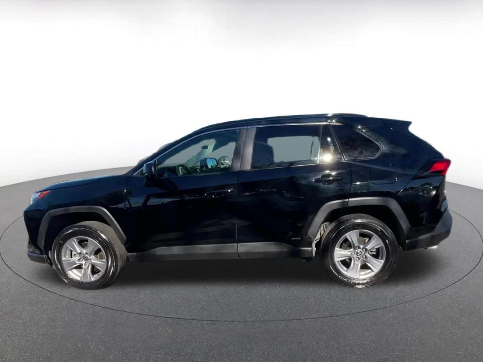 Thumbnail: 2025 Toyota RAV4 - 9