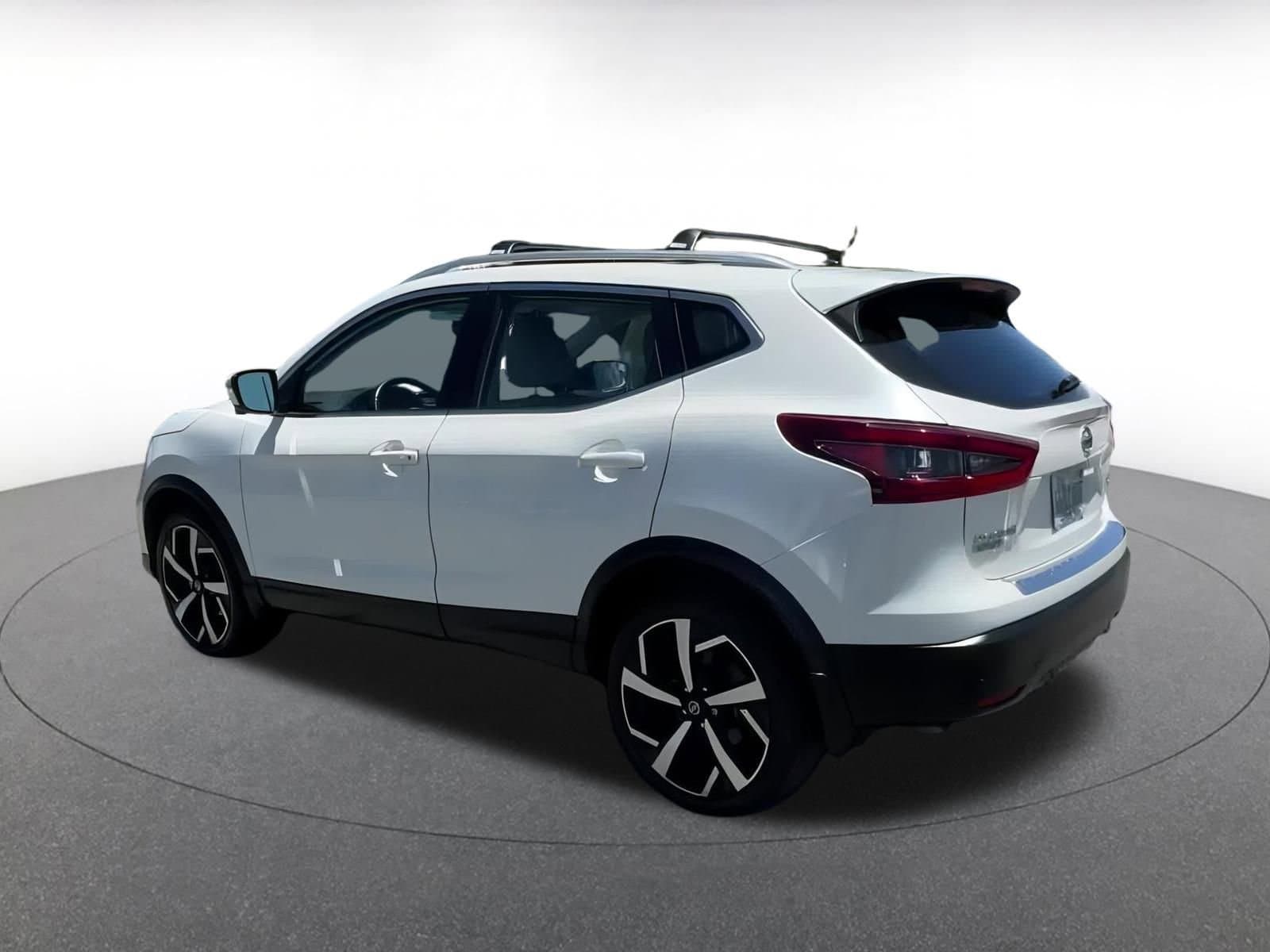 Thumbnail: 2022 Nissan Rogue Sport - 8