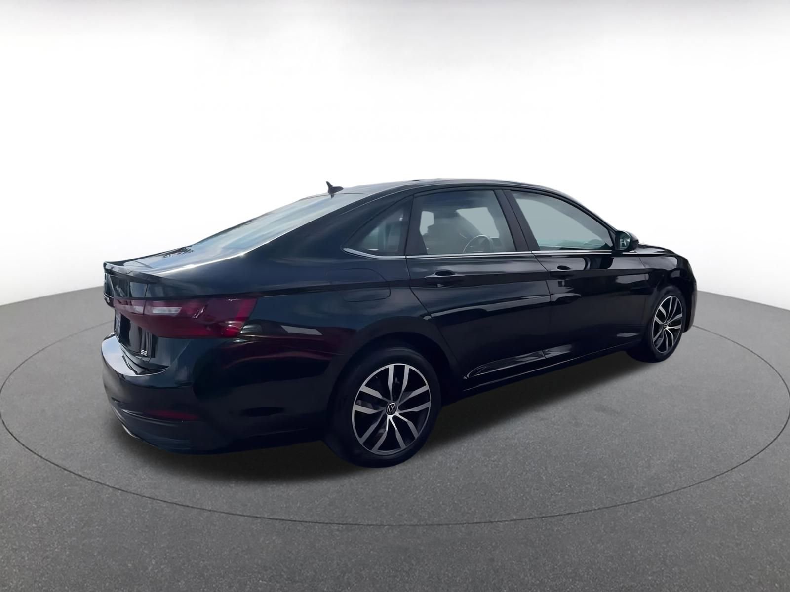 Thumbnail: 2025 Volkswagen Jetta - 15