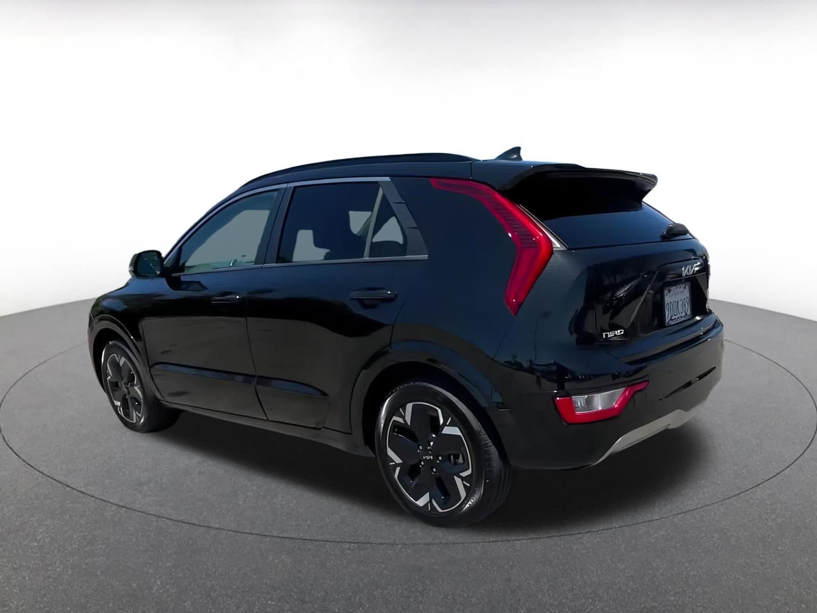 Thumbnail: 2023 Kia Niro - 8
