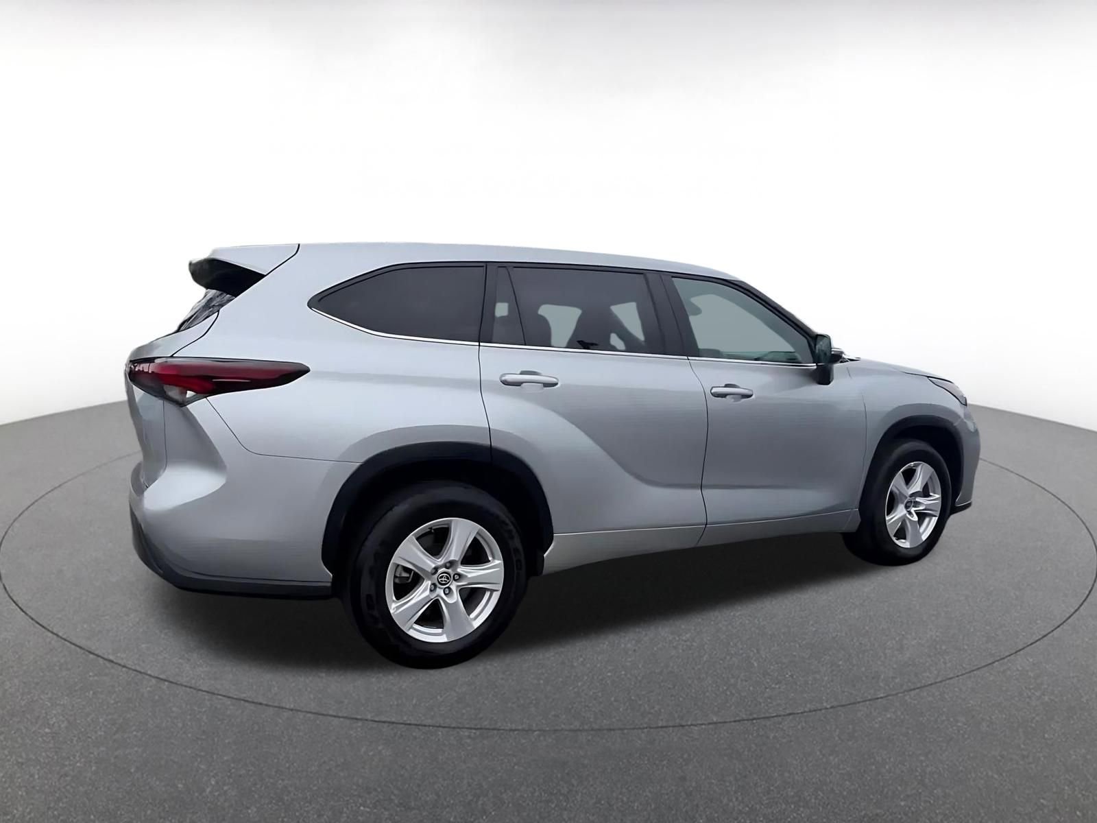 Thumbnail: 2025 Toyota Highlander - 15