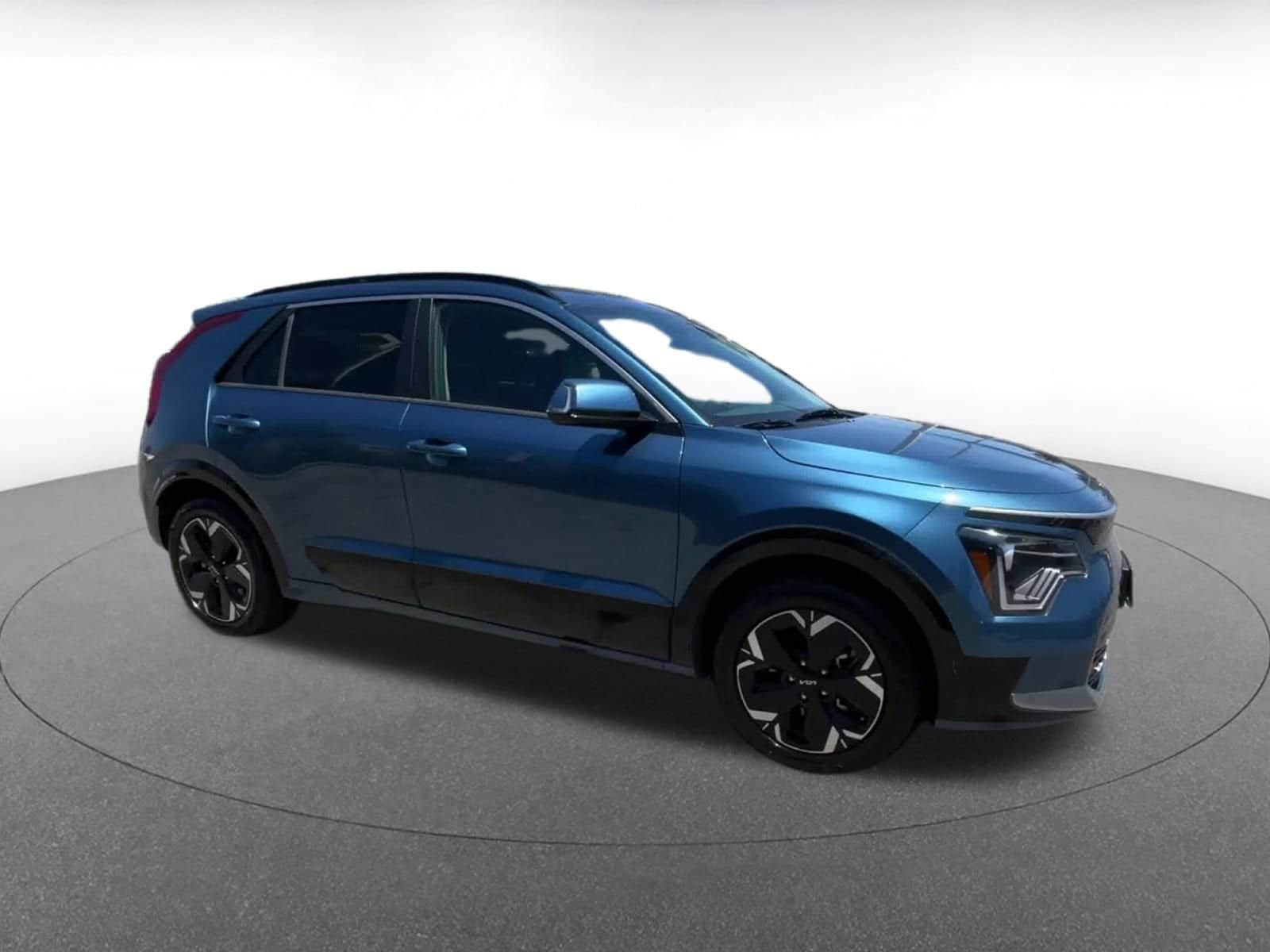 Thumbnail: 2023 Kia Niro - 2