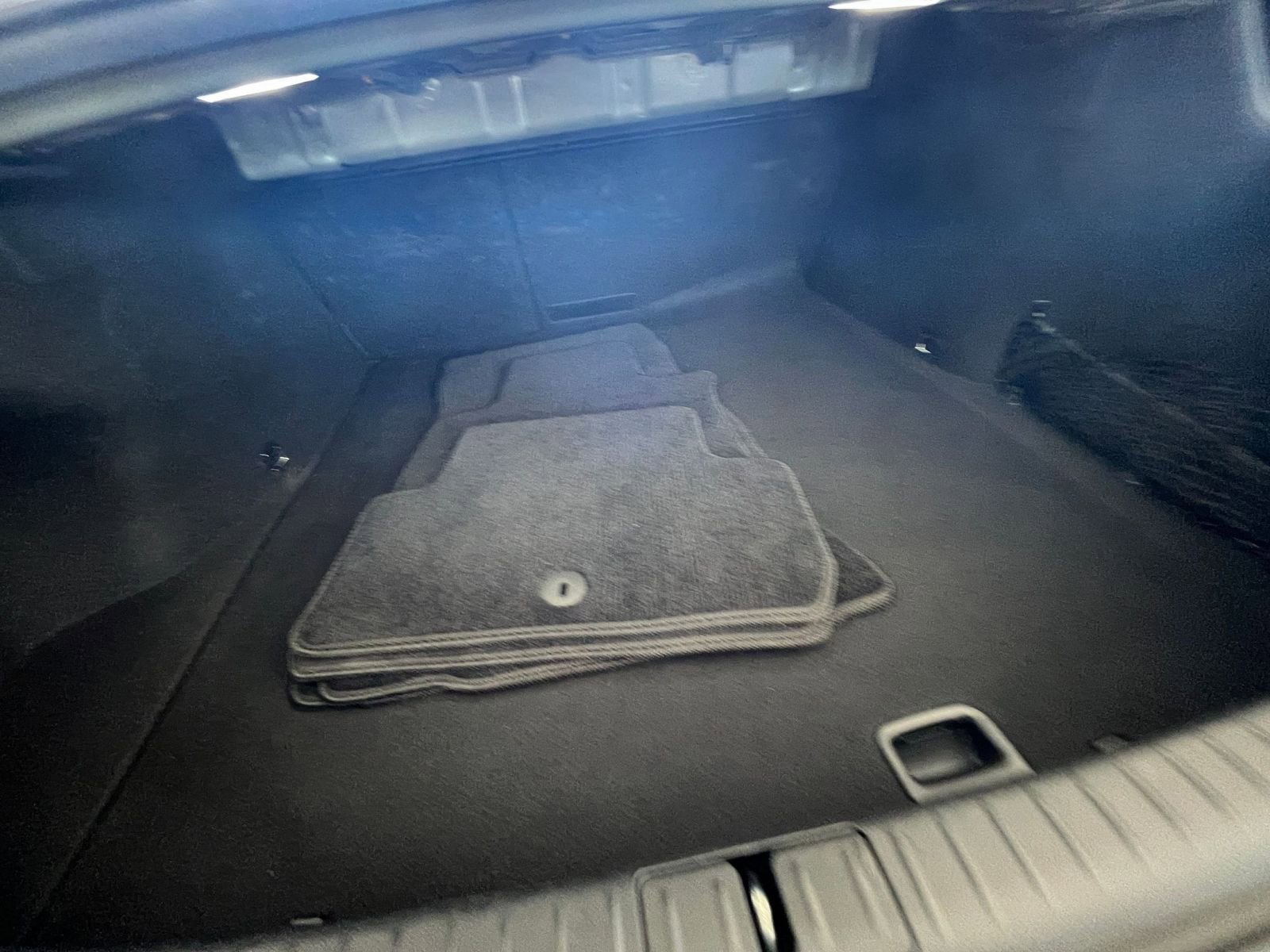 Thumbnail: 2025 Genesis G70 - 31