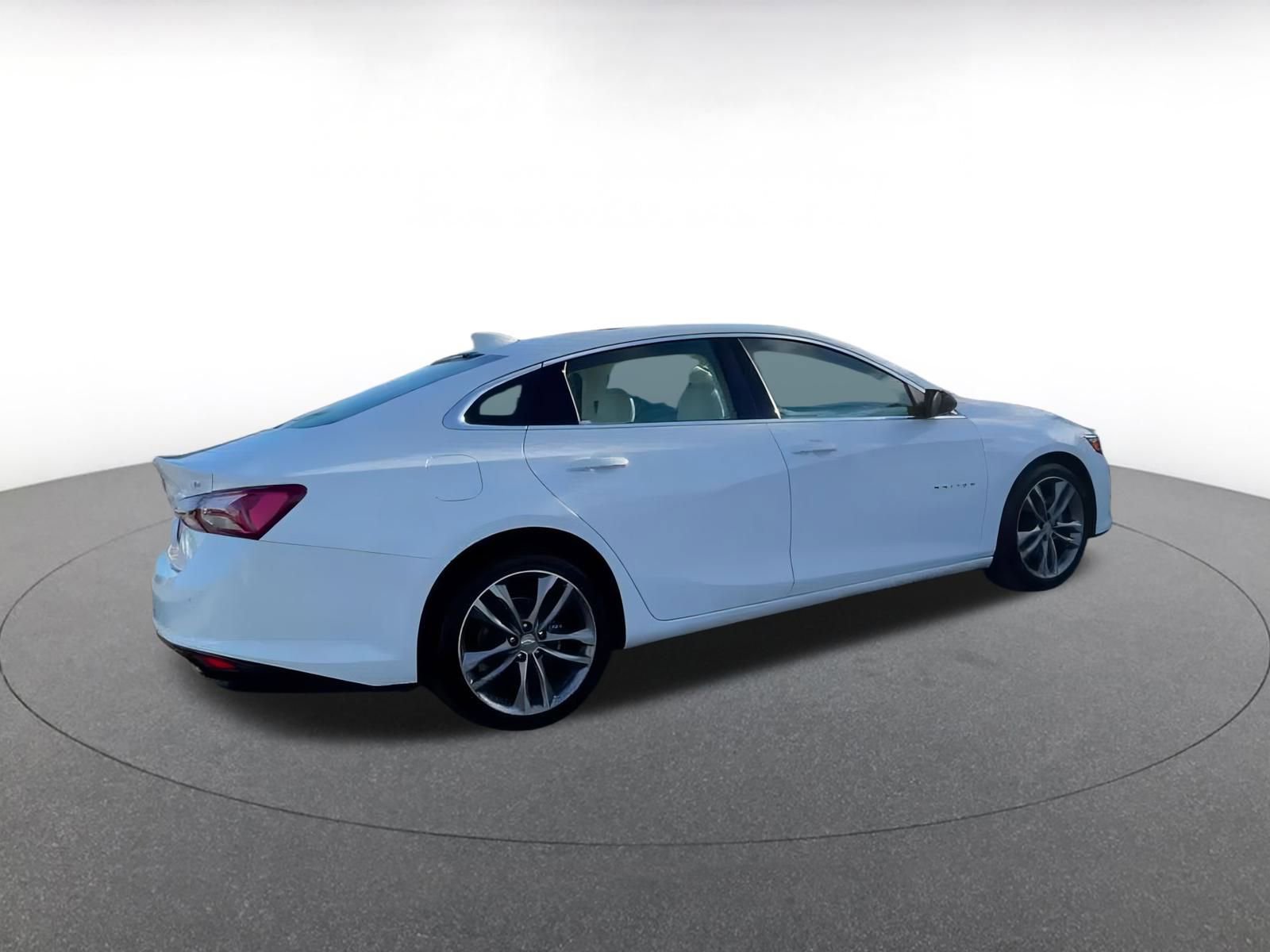 Thumbnail: 2024 Chevrolet Malibu - 15