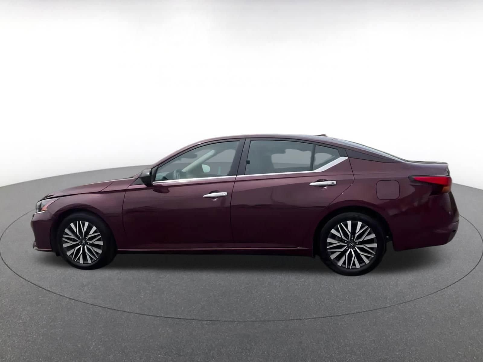 Thumbnail: 2024 Nissan Altima - 9