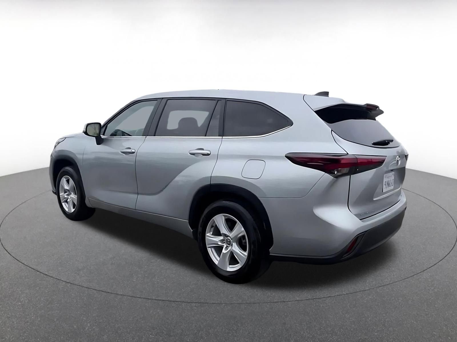 Thumbnail: 2025 Toyota Highlander - 10