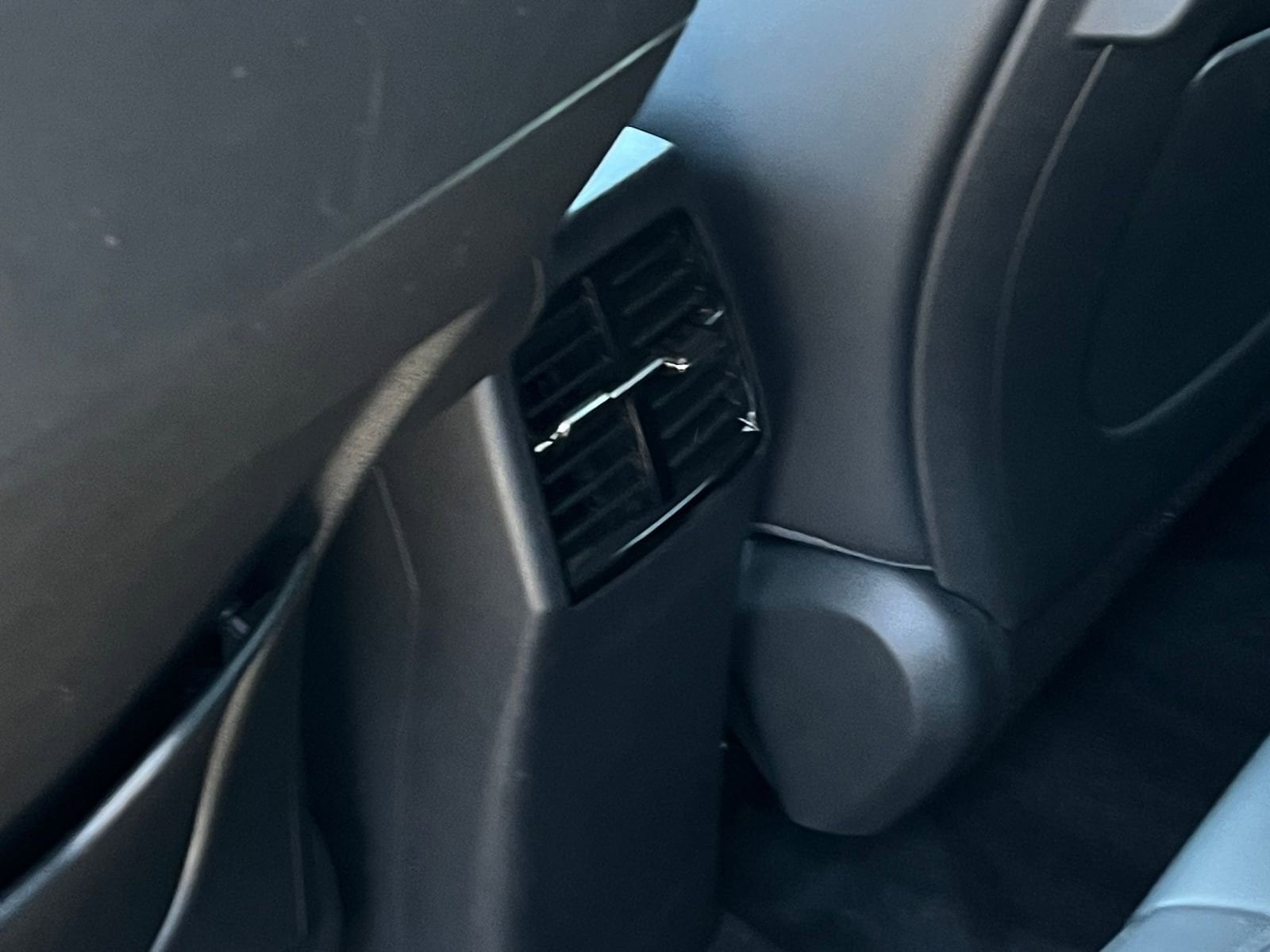 Thumbnail: 2023 Kia Niro - 24