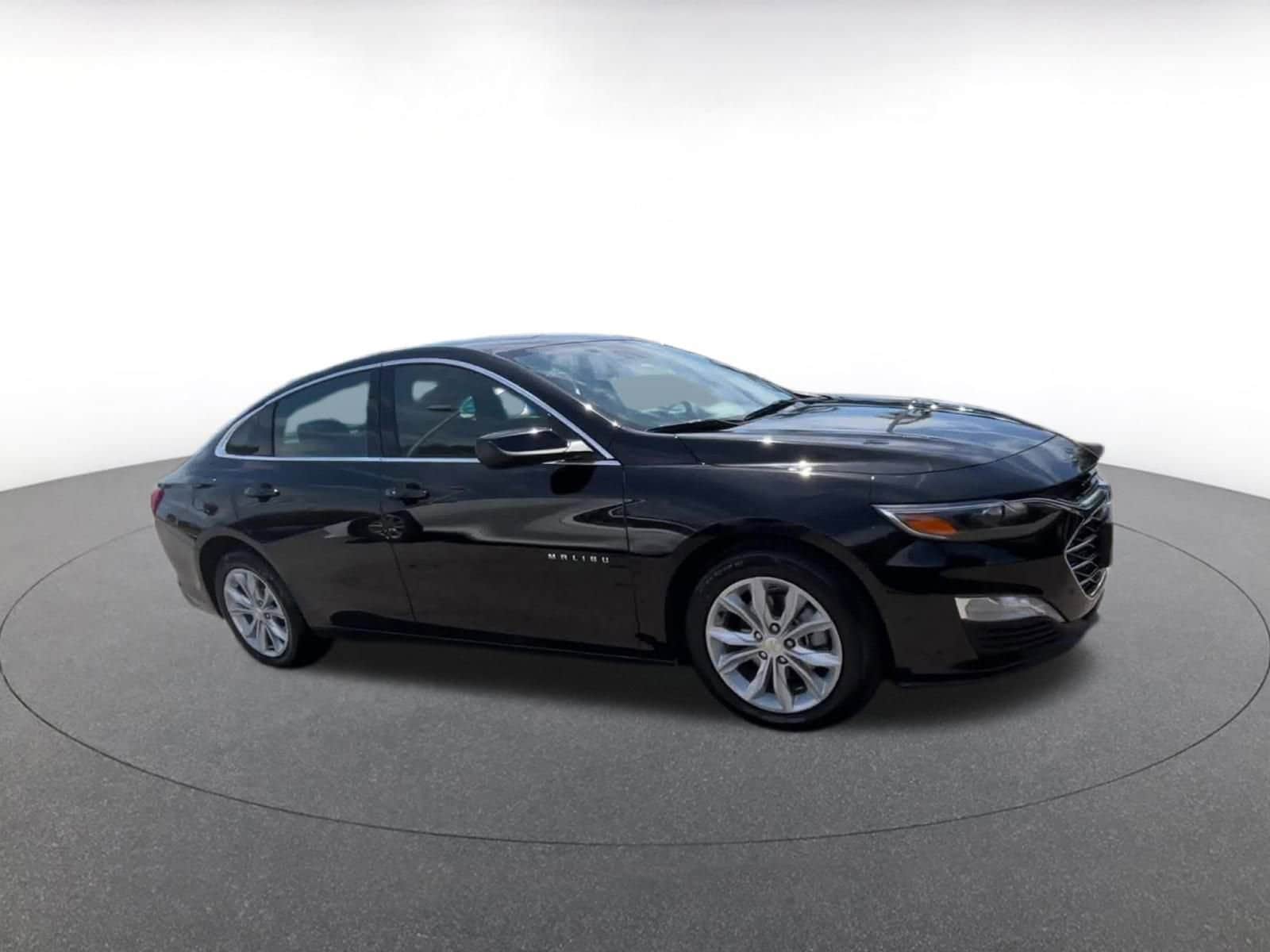 Thumbnail: 2024 Chevrolet Malibu - 2