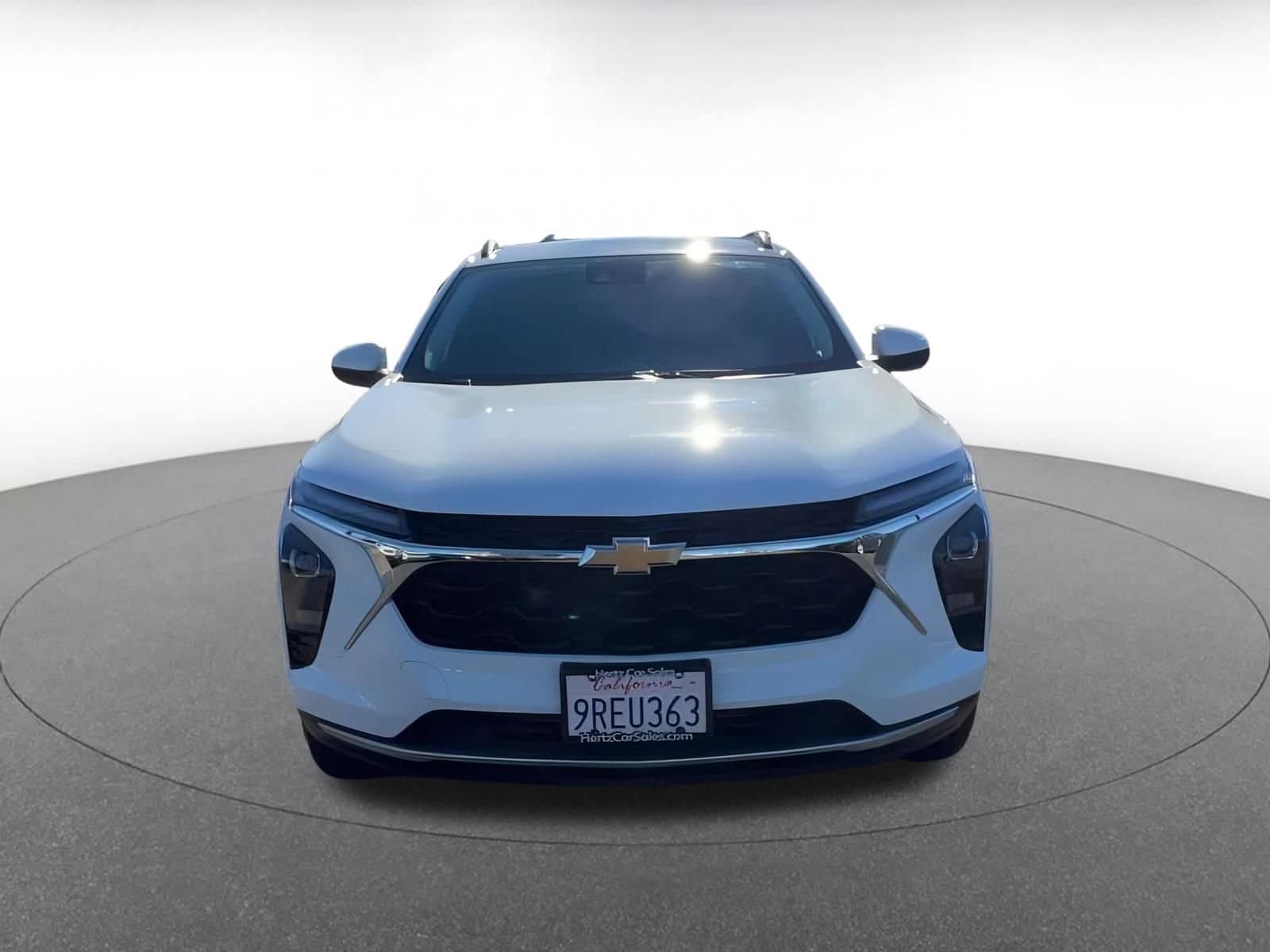 Thumbnail: 2025 Chevrolet Trax - 3