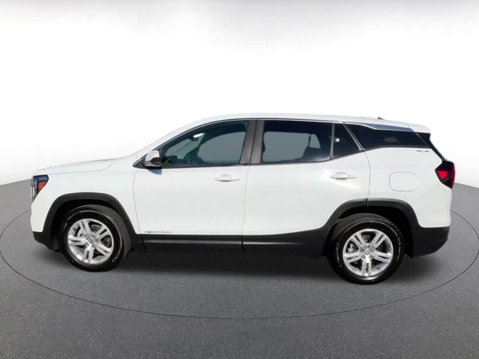 Thumbnail: 2024 GMC Terrain - 9
