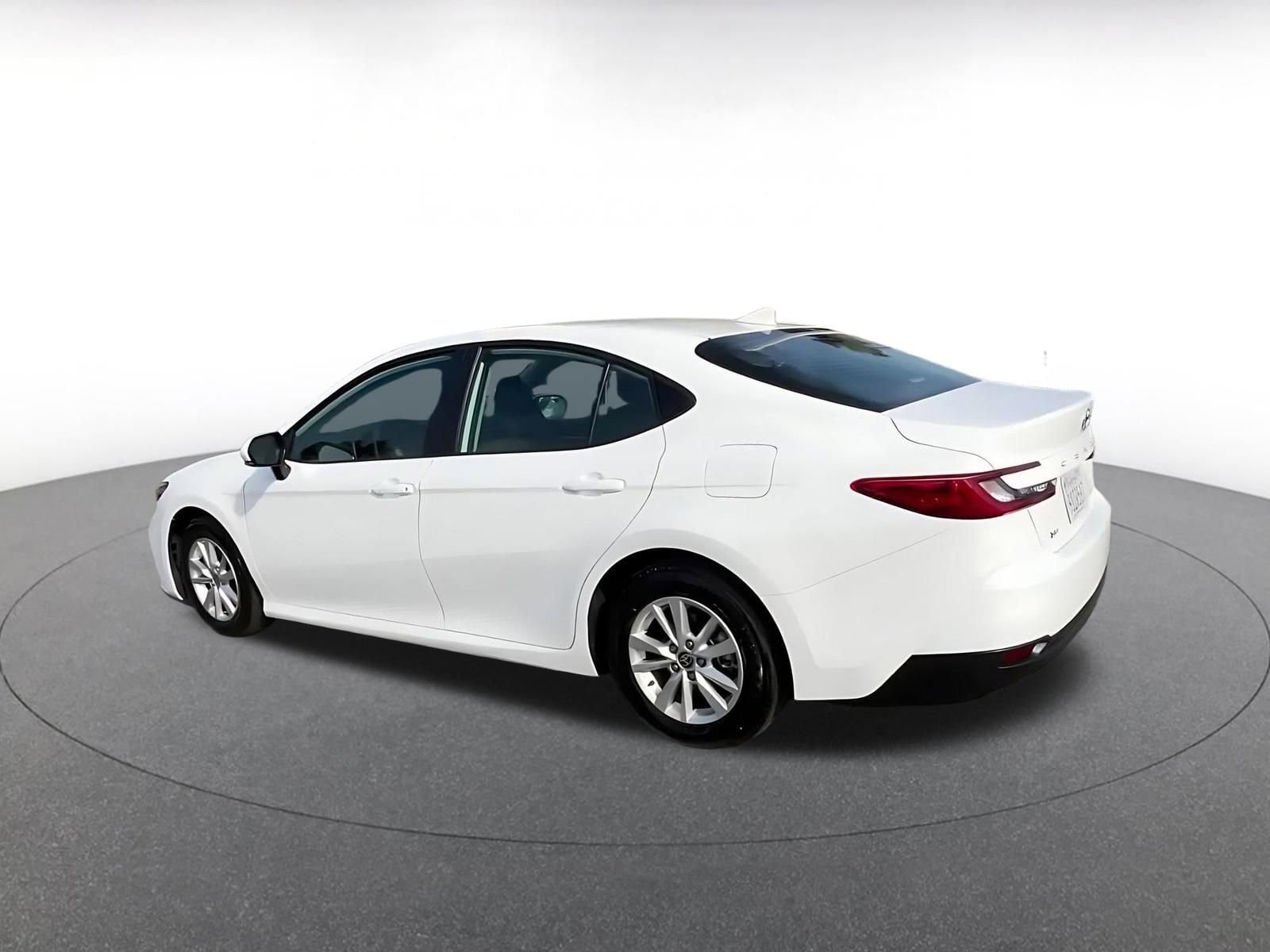 Thumbnail: 2025 Toyota Camry - 10