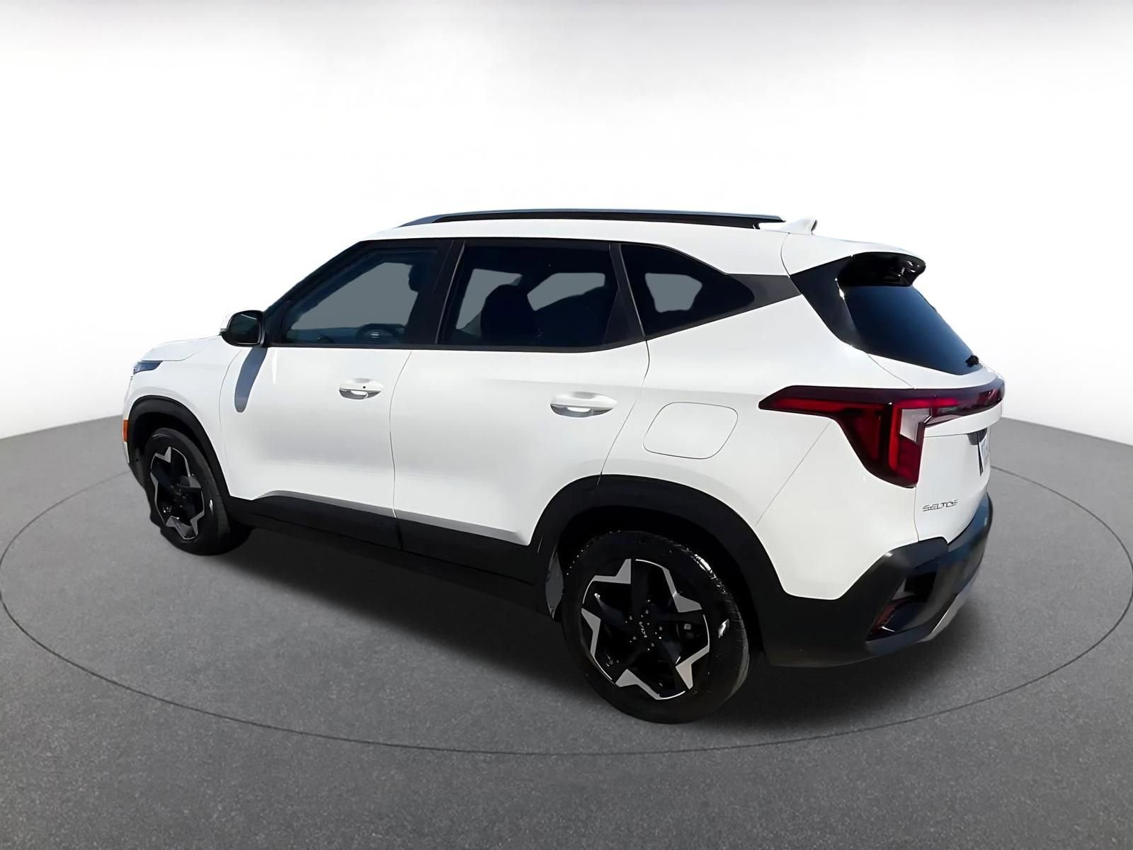 Thumbnail: 2025 Kia Seltos - 10