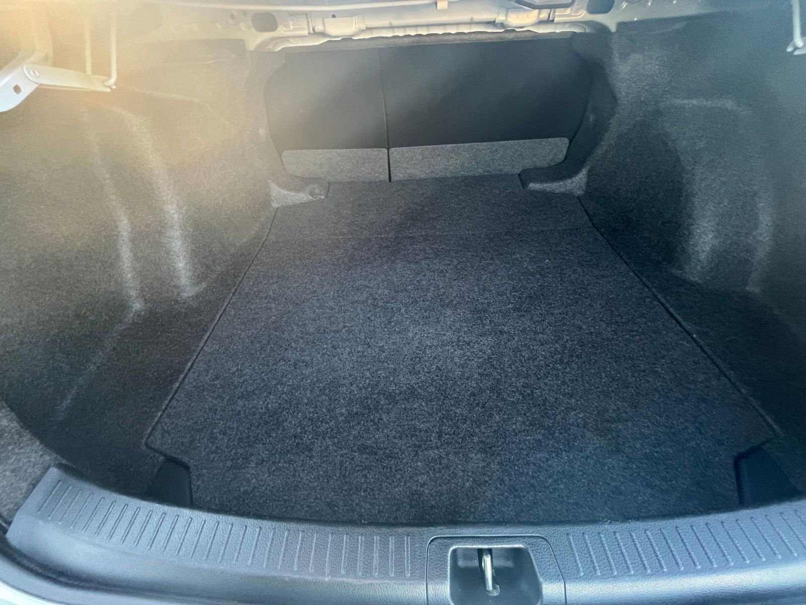 Thumbnail: 2025 Toyota Corolla - 31