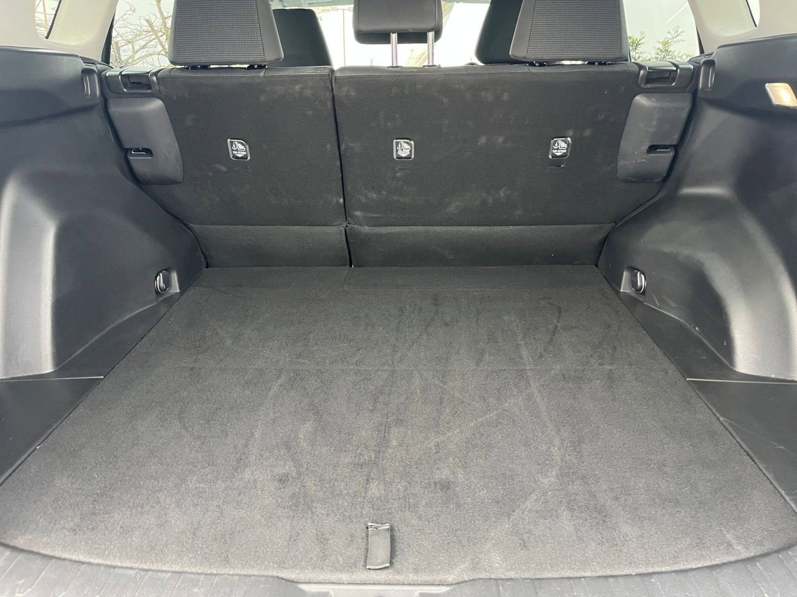 Thumbnail: 2025 Toyota RAV4 - 31